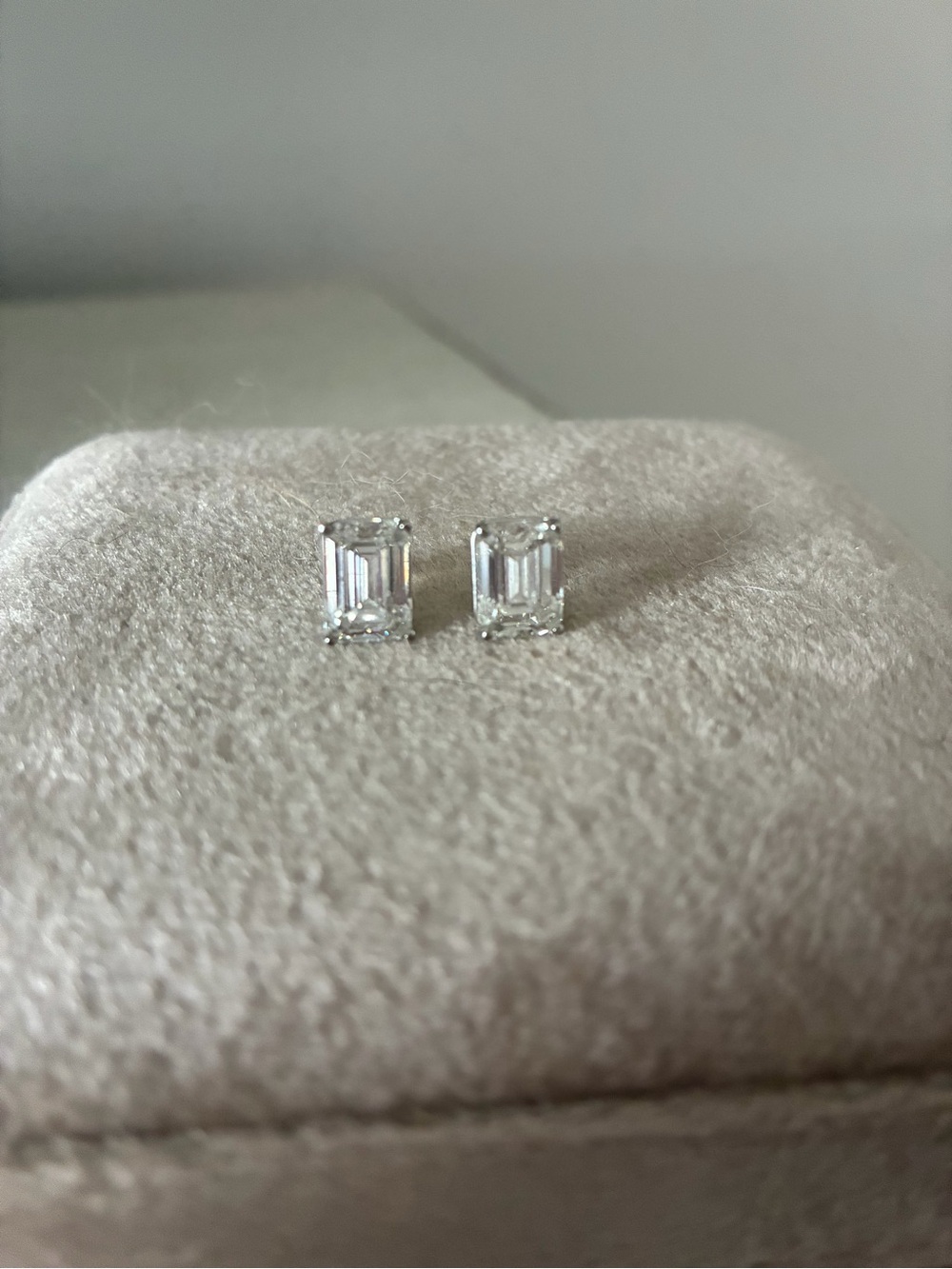 6ct Classic Emerald-Cut lab grown diamonStud Earrings - Elegant Everyday Sparkle - Picture 2 of 4